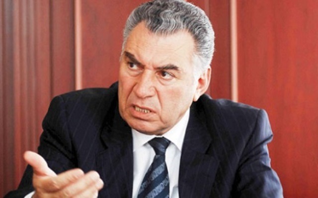 Əli Həsənov səfirlərimizi sərt tənqid etdi